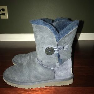 Navy Blue bailey button UGG’s